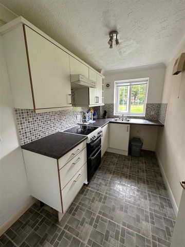 1 bedroom flat to rent - Photo 5