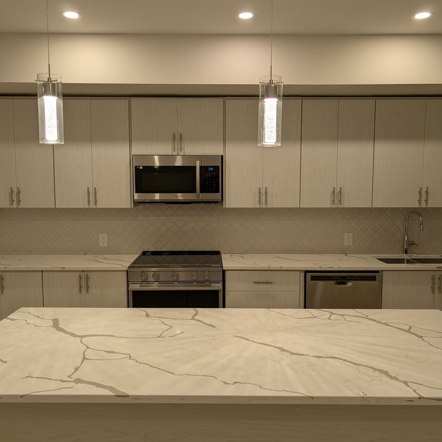 For Lease - 812 Star Private, Kanata, Ontario - Photo 1