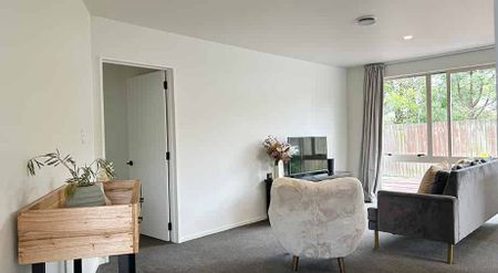 Contemporary living in Richmond - Photo 5