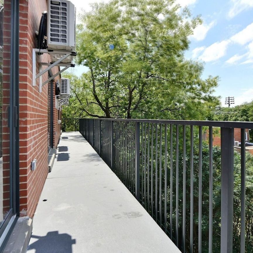 3195 Van Horne Avenue, Montréal, QC - Photo 1