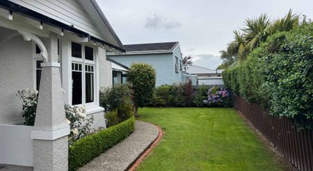 Spacious Two‑Bedroom Home in a Sought‑After Area - Photo 2