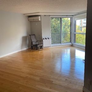 CONDO 4 1/2 À LOUER - Photo 2
