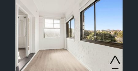 BEAUTIFUL ART DECO APARTMENT - Photo 5