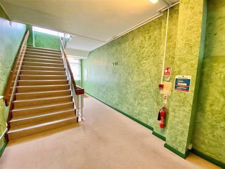 Property to rent - Photo 4