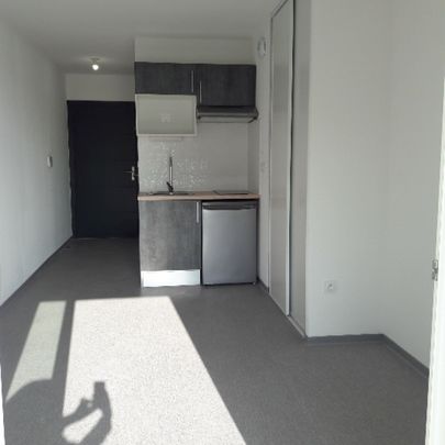 Location Appartement 1 pièce 18m² NIMES 30000 - Photo 1