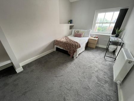 9 bedroom flat to rent - Photo 5
