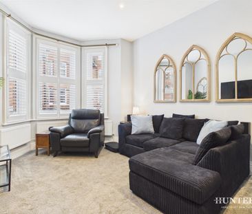 2 bedroom Flat To Let Total Size: 765 SQ FT - Photo 1