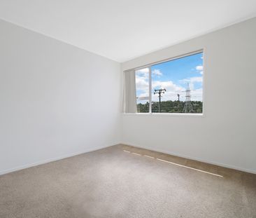Sun Filled Family Home in Massey - Photo 2