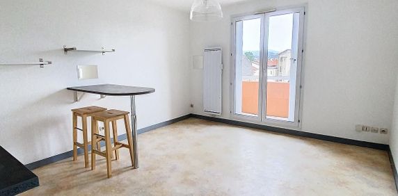 Location Appartement 1 pièce 22m² CLERMONT FERRAND 63000 - Photo 2