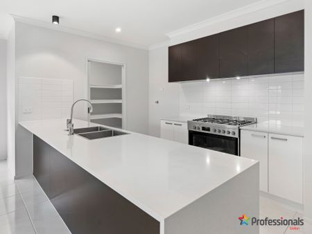 6 Abbey Road, Beveridge VIC 3753 - Photo 3