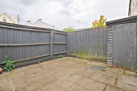 3 bedroom townhouse to rent - Photo 3