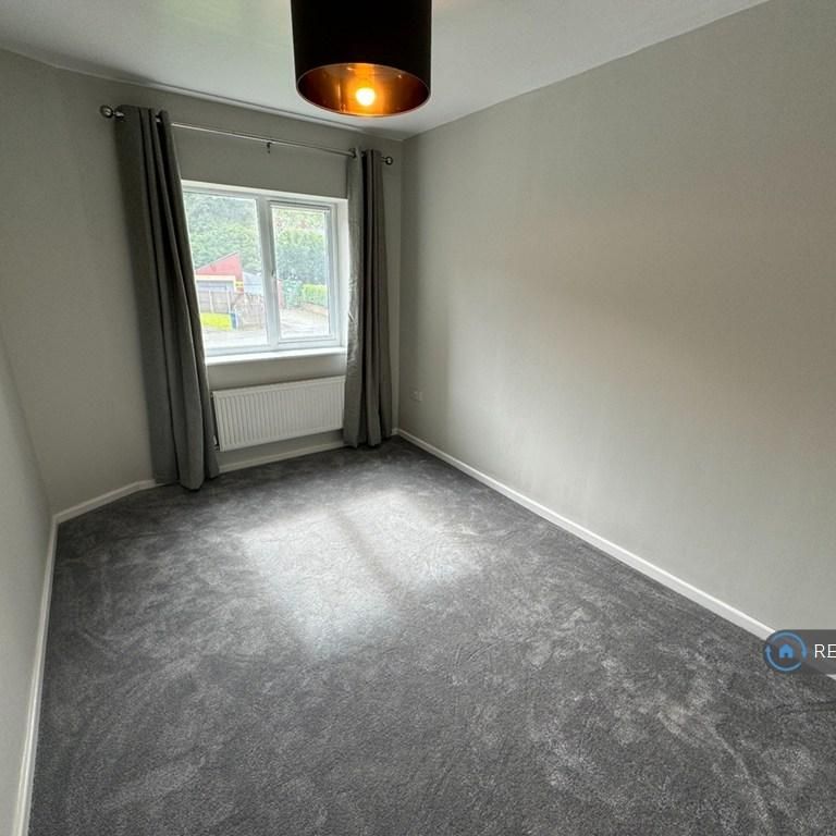 3 bedroom end of terrace house to rent - Photo 1