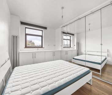 3 bedroom flat to rent - Photo 3