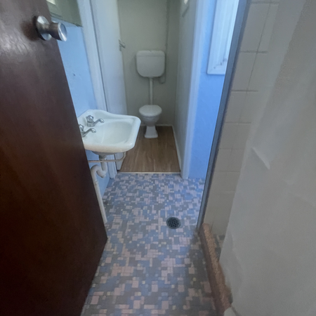 NEAT AND TIDY ONE BEDROOM FLAT - Photo 3