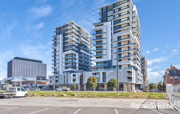 Stunning 1-bedroom apartment - Photo 1