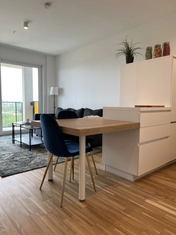 Traumblick aus dem 10. Stock mit Riesenbalkon! - Photo 2