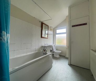 2 Bedroom Mid Terraced House For Rent - Photo 3