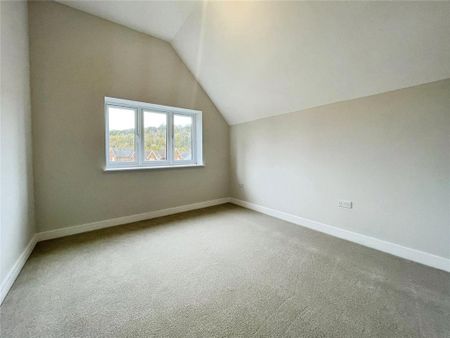 2 bedroom penthouse to rent - Photo 4