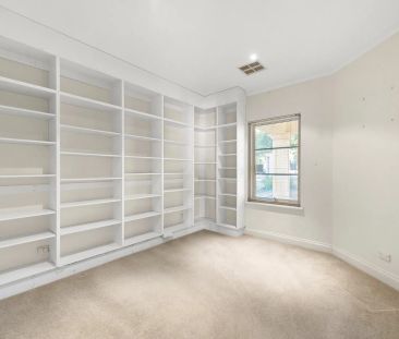 Three bedroom two bathroom home in wanted locale - Photo 1