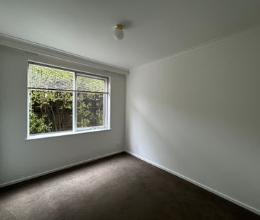 2 / 11 Truganini Road, CARNEGIE - Photo 4