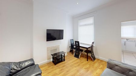 3 bedroom terraced house to rent - Photo 3