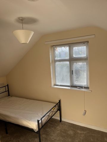 Room in a Shared House, St John Street, M7 - Photo 4