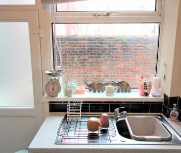 2 bedroom ground floor flat to rent - Photo 3