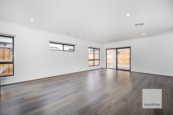 Modern Family Living with Space & Comfort - Photo 1