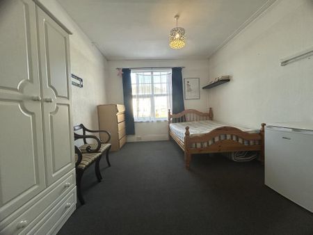 House share to rent - Photo 3