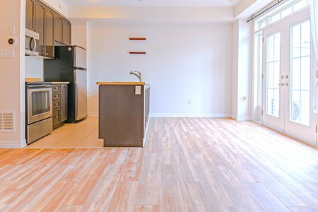 For Lease - 2435 Greenwich Drive Unit# 55, Oakville, Ontario - Photo 2