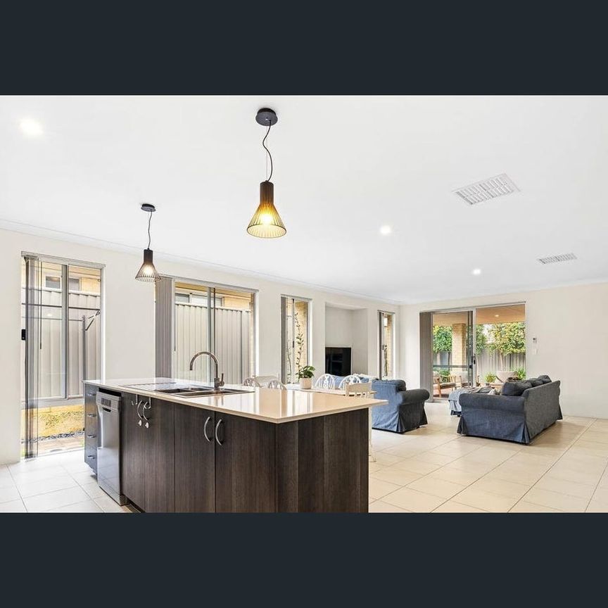 18 Bisque Street, Eglinton - Modern Coastal Living in a Growing Family-Friendly Community - Photo 1