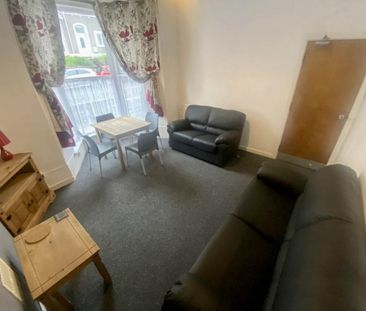 5 bedroom house to rent - Photo 2