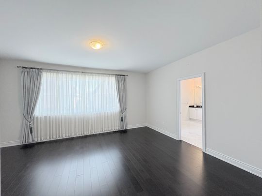 For Lease - 96 Threshing Mill Boulevard, Oakville, Ontario - Photo 1