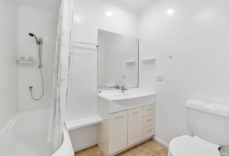 TWO LEVEL/TWO BEDROOMS-WALDORF CRES, OREWA - Photo 5
