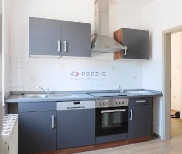 Großzügige Dachgeschossperle mit 3 Zimmern & Einbauküche! - Photo 6