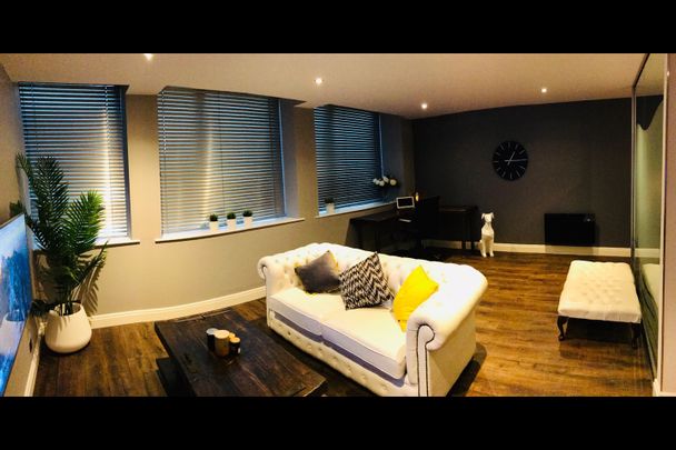 1 Bed Flat, Park House Apartments, LS1 - Photo 1