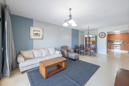 Apartamento planta baja en alquiler en El Madroñal, Benahavis - Photo 2