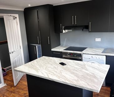 2 Bed Flat, Downs Road, LU1 - Photo 1