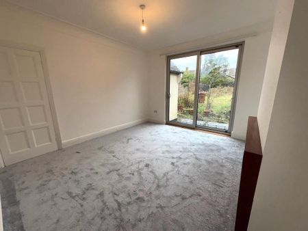 4 bedroom semi-detached house to rent - Photo 4