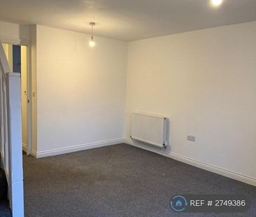 2 bedroom end of terrace house to rent - Photo 2