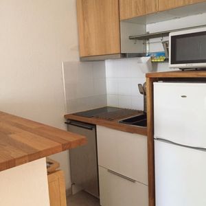 Arles dans résidence sécurisée, studio meublé de 25m² au 1er étage, - Photo 2
