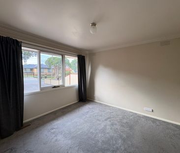 SPACIOUS THREE BEDROOM UNIT! - Photo 5