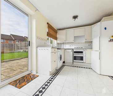 2 bedroom semi-detached house to rent - Photo 2