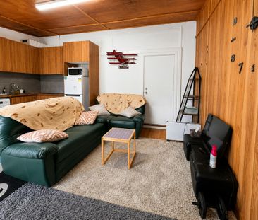 Furnished One Bedroom - Walk to Riverstone Station! - Photo 3