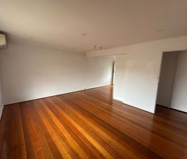 Contemporary Convenience with Privacy! - Photo 1