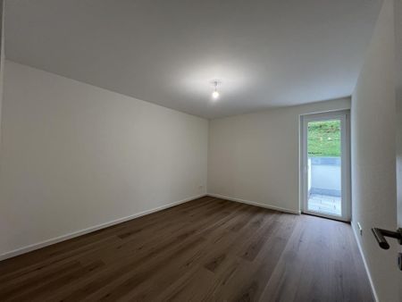 Erstbezug: Helle 3,5 Zimmer Wohnung in ruhiger Lage - Photo 4
