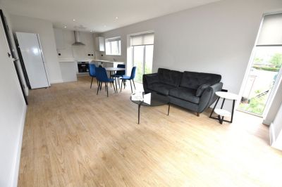 2 bedroom Flat in 529 Stanningley Road, Leeds - Photo 4