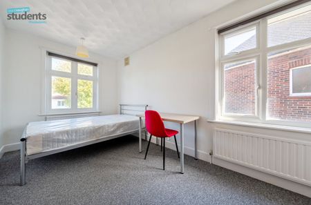 6 bedroom semi-detached house to rent - Photo 3