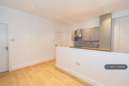 4 bedroom terraced house to rent - Photo 2