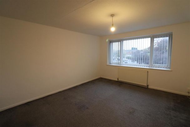 3 BED Flat - Photo 1